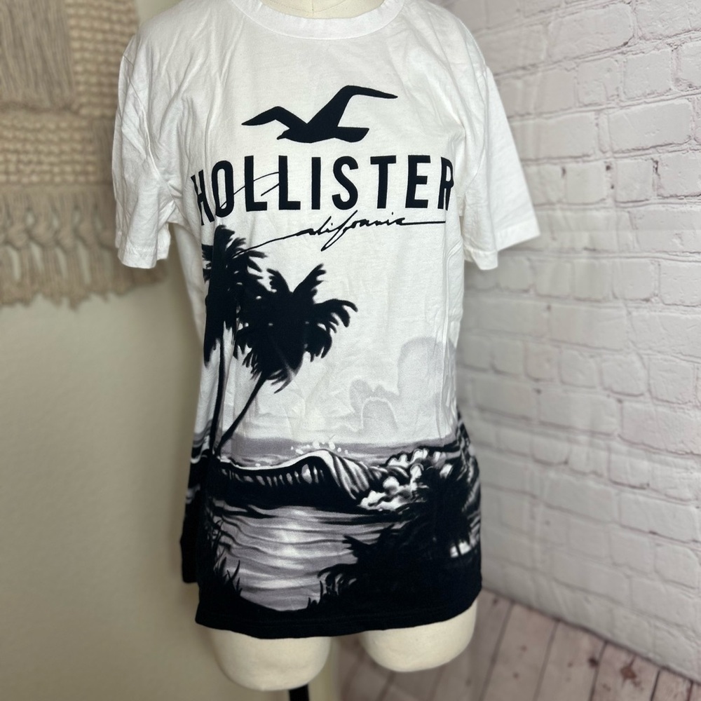 Hollister Classic White Tee